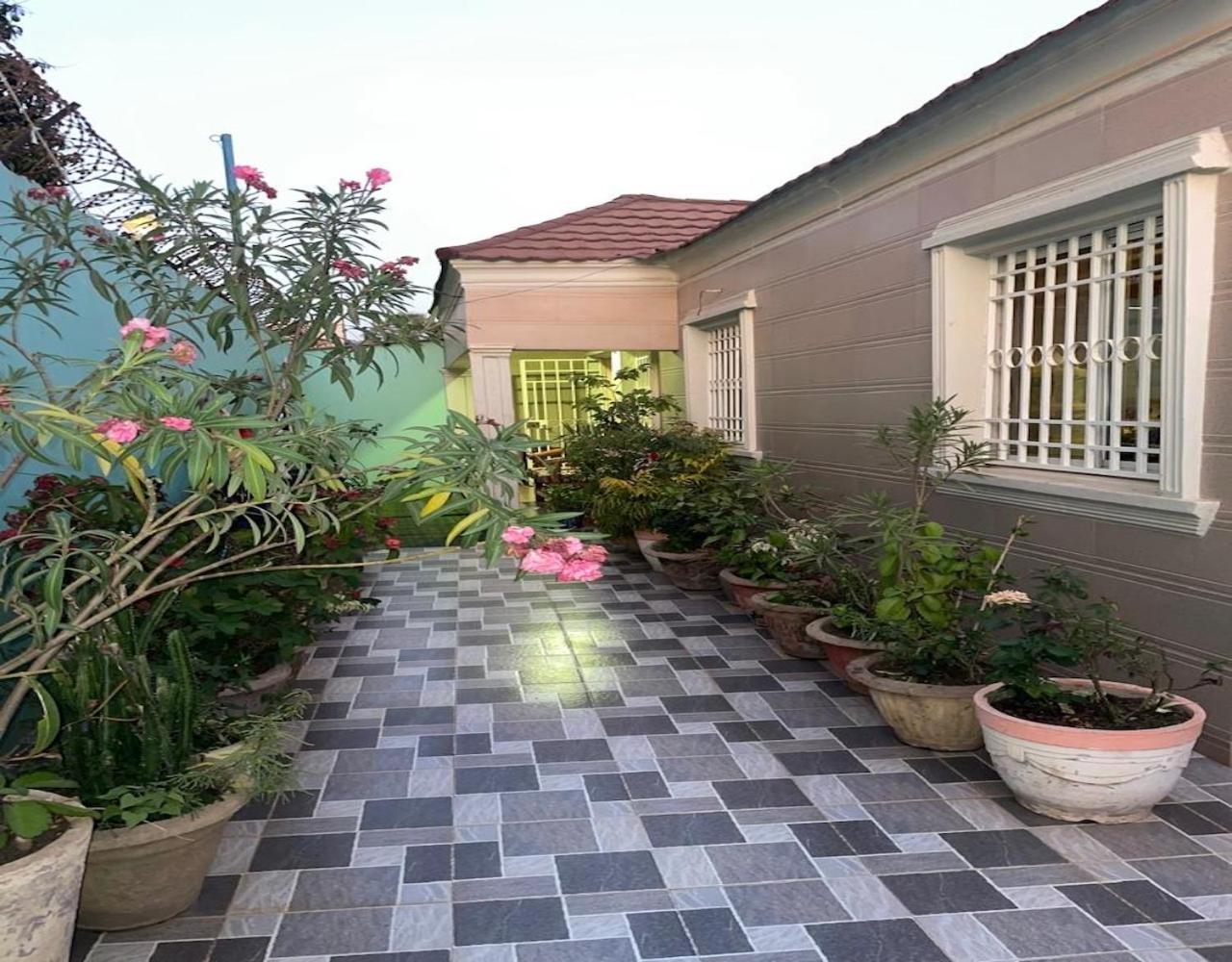 Sj Kololi Apartments Senegambia Area Serrekunda Buitenkant foto